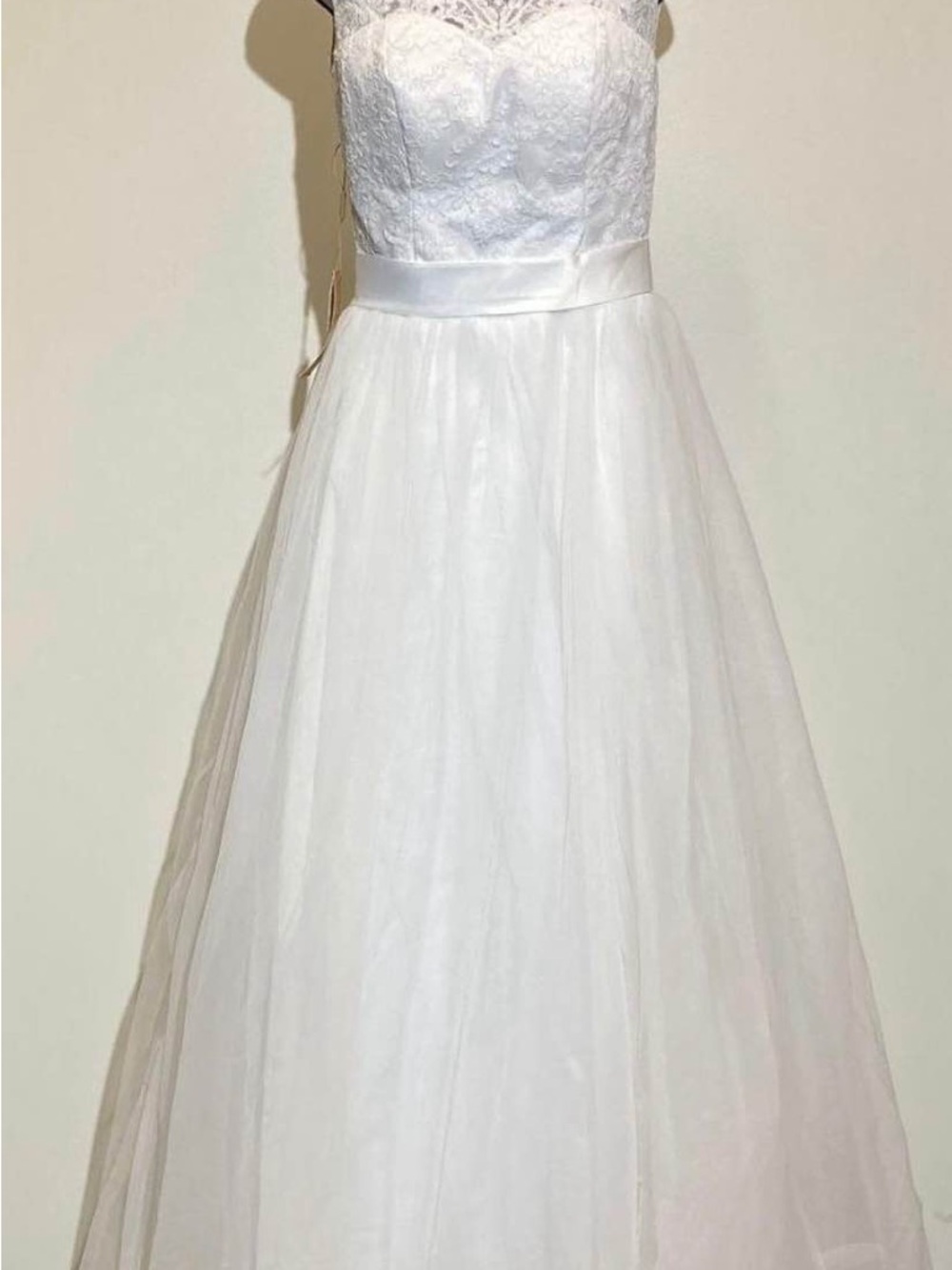 White Lace Bodice Tulle Wedding Dress